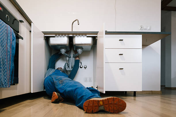 Professional Plumbing technician working in Saunderstown, RI